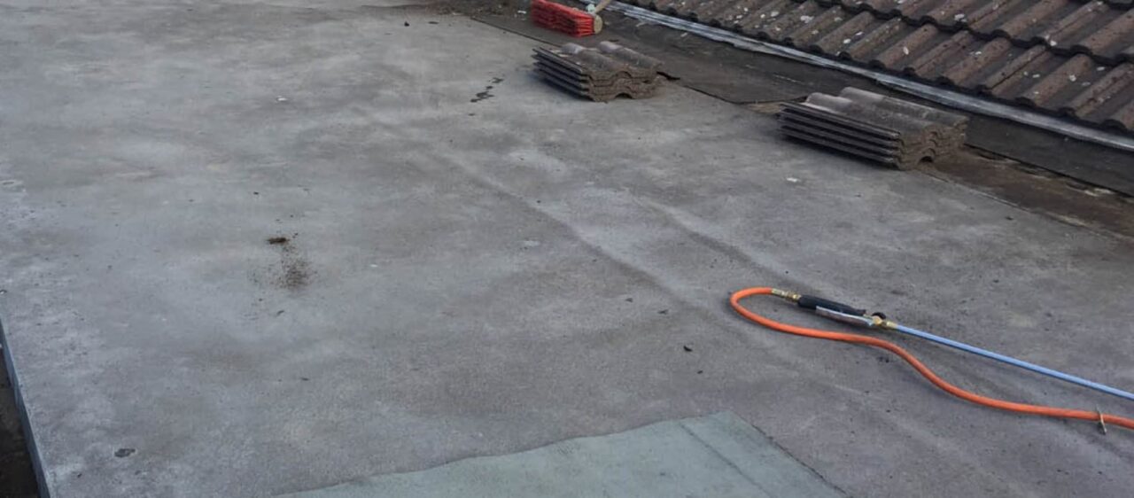 https://kclrenovationsandroofingltd.ie/wp-content/uploads/2017/03/Felt-Roof-Repair-and-Installed-1280x562.jpg