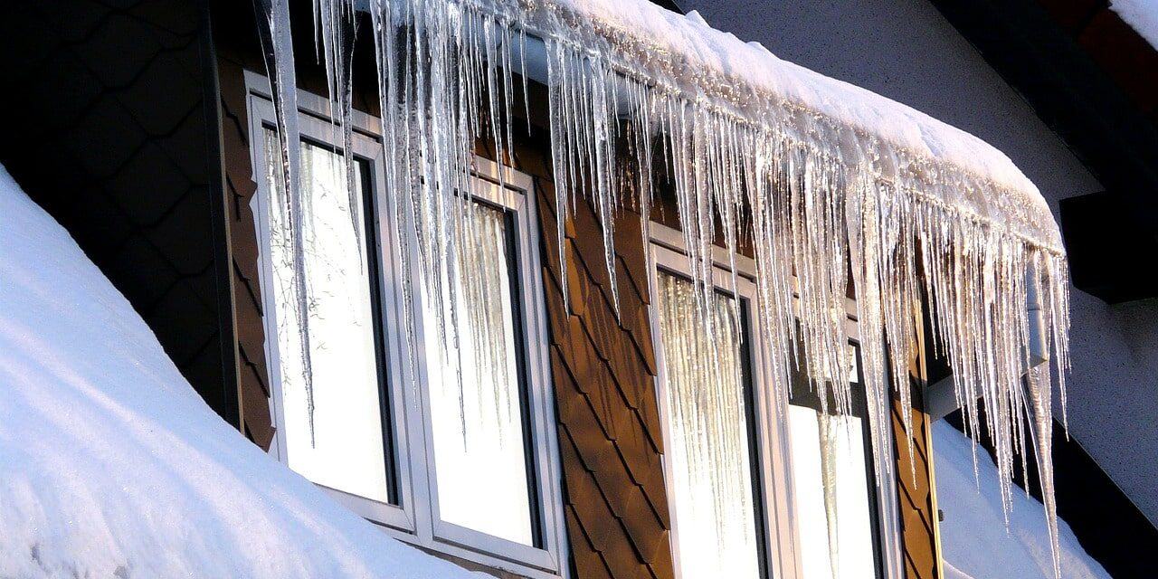 https://kclrenovationsandroofingltd.ie/wp-content/uploads/2021/04/ice-55457_1280-min-1280x640.jpg